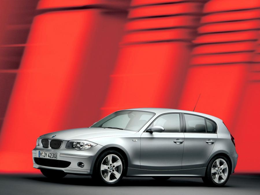  BMW 130i 5-Door 2005 года  (фото 2 из 15)